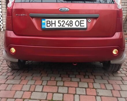 Красный Форд Фиеста, объемом двигателя 1.4 л и пробегом 339 тыс. км за 2900 $, фото 5 на Automoto.ua