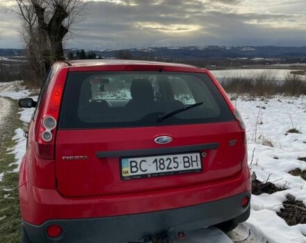 Червоний Форд Фієста, об'ємом двигуна 1.2 л та пробігом 275 тис. км за 2750 $, фото 1 на Automoto.ua