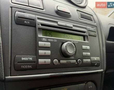 Красный Форд Фиеста, объемом двигателя 1.4 л и пробегом 213 тыс. км за 3190 $, фото 19 на Automoto.ua