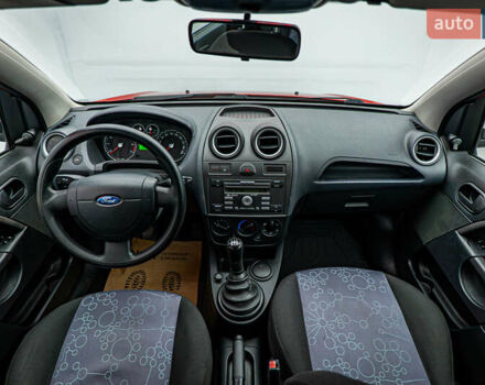 Червоний Форд Фієста, об'ємом двигуна 1.2 л та пробігом 94 тис. км за 4973 $, фото 9 на Automoto.ua