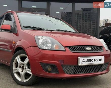 Красный Форд Фиеста, объемом двигателя 1.4 л и пробегом 213 тыс. км за 3190 $, фото 1 на Automoto.ua