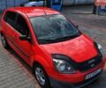 Красный Форд Фиеста, объемом двигателя 1.2 л и пробегом 150 тыс. км за 4200 $, фото 1 на Automoto.ua