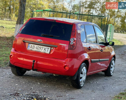 Красный Форд Фиеста, объемом двигателя 1.3 л и пробегом 200 тыс. км за 3000 $, фото 8 на Automoto.ua