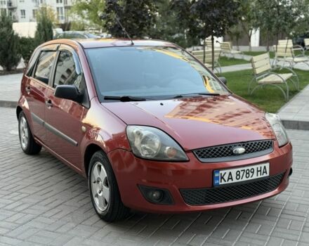 Красный Форд Фиеста, объемом двигателя 1.4 л и пробегом 185 тыс. км за 3300 $, фото 3 на Automoto.ua