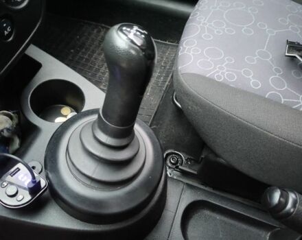 Форд Фиеста 2008 в Броварах на Automoto.ua Красный Форд Фиеста, объемом двигателя 1.4 л и пробегом 134 тыс. км за 4300 $, фото 7 на Automoto.ua