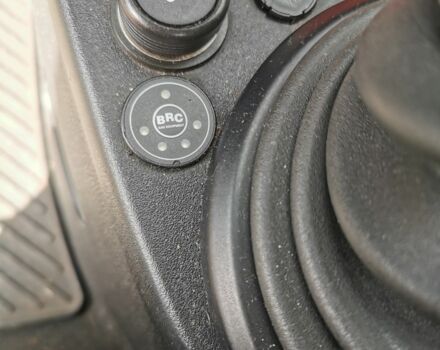 Красный Форд Фиеста, объемом двигателя 1.4 л и пробегом 84 тыс. км за 6000 $, фото 10 на Automoto.ua