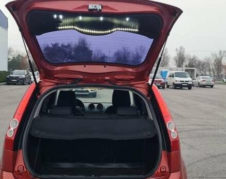 Красный Форд Фиеста, объемом двигателя 1.4 л и пробегом 205 тыс. км за 4300 $, фото 9 на Automoto.ua