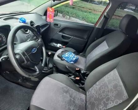 Червоний Форд Фієста, об'ємом двигуна 1.4 л та пробігом 149 тис. км за 3200 $, фото 5 на Automoto.ua