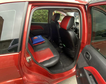 Красный Форд Фиеста, объемом двигателя 1.4 л и пробегом 165 тыс. км за 3900 $, фото 4 на Automoto.ua