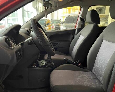 Красный Форд Фиеста, объемом двигателя 1.2 л и пробегом 164 тыс. км за 4150 $, фото 10 на Automoto.ua