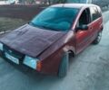 Красный Форд Фиеста, объемом двигателя 1.2 л и пробегом 350 тыс. км за 500 $, фото 1 на Automoto.ua