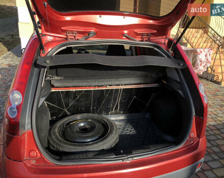 Червоний Форд Фієста, об'ємом двигуна 1.25 л та пробігом 140 тис. км за 2999 $, фото 18 на Automoto.ua