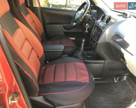 Червоний Форд Фієста, об'ємом двигуна 1.25 л та пробігом 140 тис. км за 2999 $, фото 15 на Automoto.ua