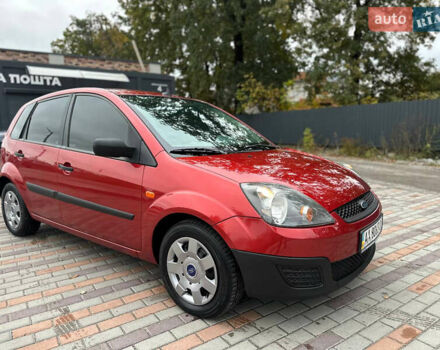 Красный Форд Фиеста, объемом двигателя 1.24 л и пробегом 170 тыс. км за 3999 $, фото 3 на Automoto.ua