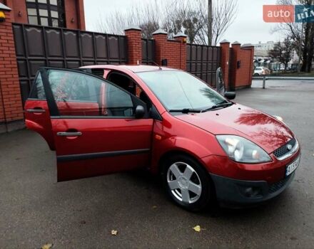 Червоний Форд Фієста, об'ємом двигуна 1.4 л та пробігом 130 тис. км за 4300 $, фото 6 на Automoto.ua