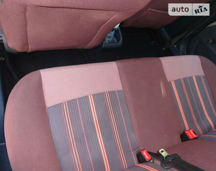 Червоний Форд Фієста, об'ємом двигуна 1.2 л та пробігом 200 тис. км за 5300 $, фото 9 на Automoto.ua