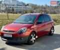 Красный Форд Фиеста, объемом двигателя 1.4 л и пробегом 289 тыс. км за 3400 $, фото 1 на Automoto.ua