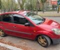 Красный Форд Фиеста, объемом двигателя 1.4 л и пробегом 273 тыс. км за 3800 $, фото 1 на Automoto.ua