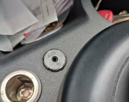 Красный Форд Фиеста, объемом двигателя 1.4 л и пробегом 170 тыс. км за 4100 $, фото 21 на Automoto.ua