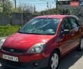 Красный Форд Фиеста, объемом двигателя 1.4 л и пробегом 147 тыс. км за 4200 $, фото 1 на Automoto.ua