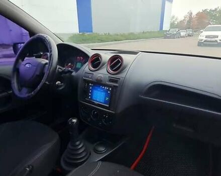 Красный Форд Фиеста, объемом двигателя 1.4 л и пробегом 205 тыс. км за 4300 $, фото 17 на Automoto.ua