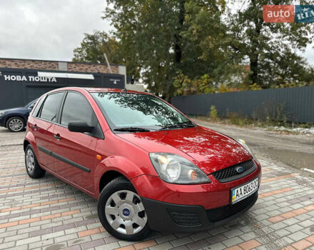 Красный Форд Фиеста, объемом двигателя 1.24 л и пробегом 170 тыс. км за 3999 $, фото 1 на Automoto.ua