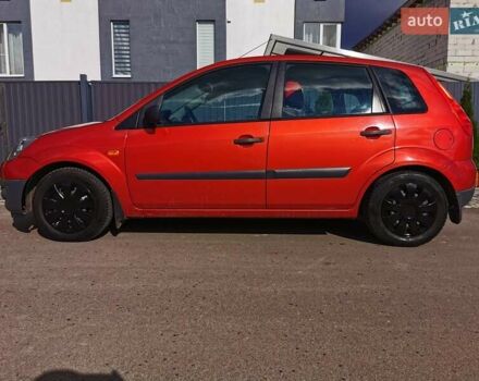 Красный Форд Фиеста, объемом двигателя 1.4 л и пробегом 84 тыс. км за 6000 $, фото 2 на Automoto.ua