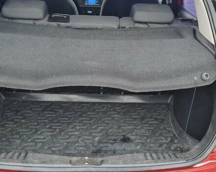 Красный Форд Фиеста, объемом двигателя 1.4 л и пробегом 205 тыс. км за 4300 $, фото 13 на Automoto.ua