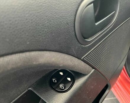 Красный Форд Фиеста, объемом двигателя 1.2 л и пробегом 164 тыс. км за 4150 $, фото 12 на Automoto.ua