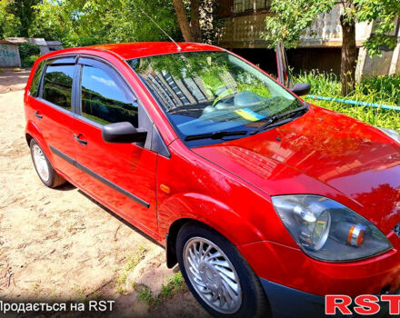Красный Форд Фиеста, объемом двигателя 1.4 л и пробегом 232 тыс. км за 4000 $, фото 7 на Automoto.ua