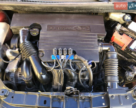 Червоний Форд Фієста, об'ємом двигуна 1.25 л та пробігом 140 тис. км за 2999 $, фото 19 на Automoto.ua