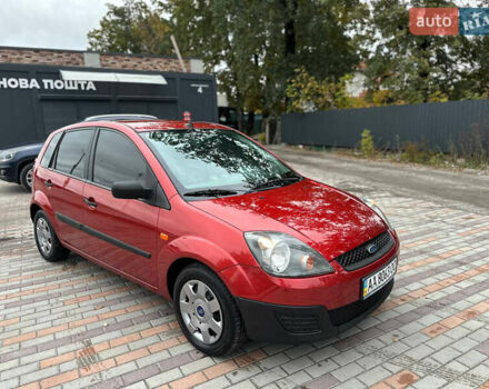 Красный Форд Фиеста, объемом двигателя 1.24 л и пробегом 170 тыс. км за 3999 $, фото 4 на Automoto.ua
