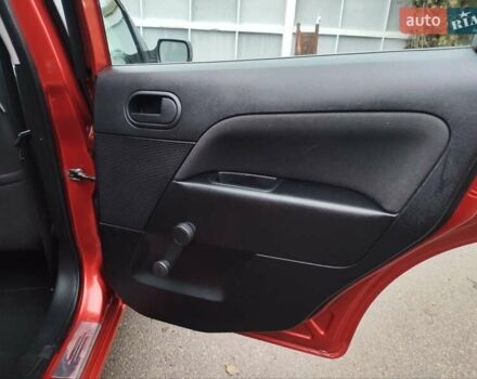 Червоний Форд Фієста, об'ємом двигуна 1.4 л та пробігом 130 тис. км за 4300 $, фото 9 на Automoto.ua