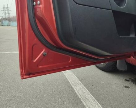 Красный Форд Фиеста, объемом двигателя 1.4 л и пробегом 170 тыс. км за 4100 $, фото 13 на Automoto.ua