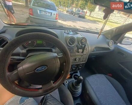 Червоний Форд Фієста, об'ємом двигуна 1.24 л та пробігом 164 тис. км за 3800 $, фото 6 на Automoto.ua