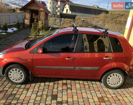 Червоний Форд Фієста, об'ємом двигуна 1.25 л та пробігом 140 тис. км за 2999 $, фото 6 на Automoto.ua