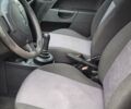 Красный Форд Фиеста, объемом двигателя 1.39 л и пробегом 136 тыс. км за 4400 $, фото 9 на Automoto.ua