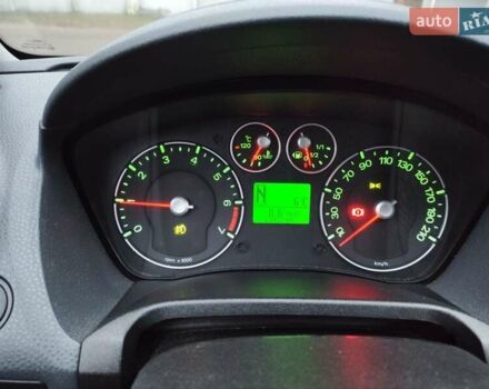 Червоний Форд Фієста, об'ємом двигуна 1.4 л та пробігом 130 тис. км за 4300 $, фото 1 на Automoto.ua