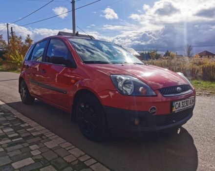 Красный Форд Фиеста, объемом двигателя 1.4 л и пробегом 84 тыс. км за 6000 $, фото 2 на Automoto.ua