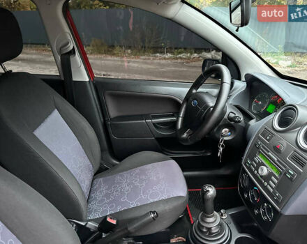 Красный Форд Фиеста, объемом двигателя 1.24 л и пробегом 170 тыс. км за 3999 $, фото 45 на Automoto.ua