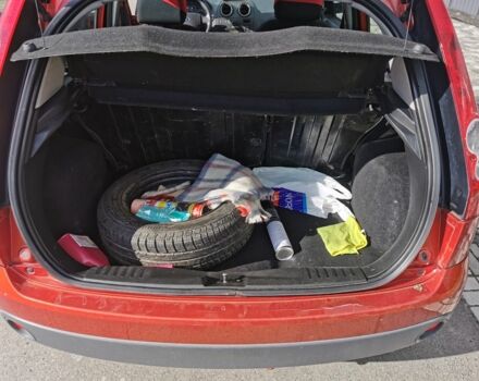 Красный Форд Фиеста, объемом двигателя 1.4 л и пробегом 84 тыс. км за 6000 $, фото 7 на Automoto.ua