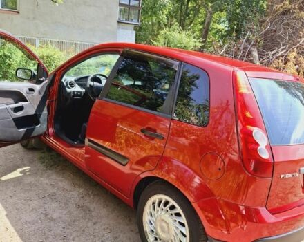 Красный Форд Фиеста, объемом двигателя 1.4 л и пробегом 232 тыс. км за 4000 $, фото 3 на Automoto.ua