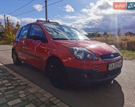 Красный Форд Фиеста, объемом двигателя 1.4 л и пробегом 84 тыс. км за 6000 $, фото 1 на Automoto.ua