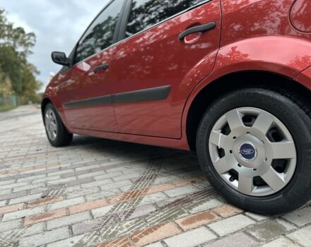Красный Форд Фиеста, объемом двигателя 1.3 л и пробегом 169 тыс. км за 4000 $, фото 12 на Automoto.ua