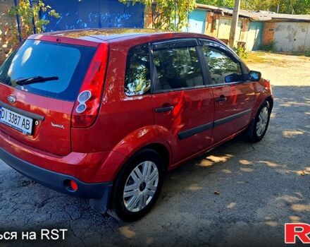 Красный Форд Фиеста, объемом двигателя 1.4 л и пробегом 247 тыс. км за 4158 $, фото 3 на Automoto.ua