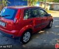 Красный Форд Фиеста, объемом двигателя 1.4 л и пробегом 247 тыс. км за 4158 $, фото 3 на Automoto.ua