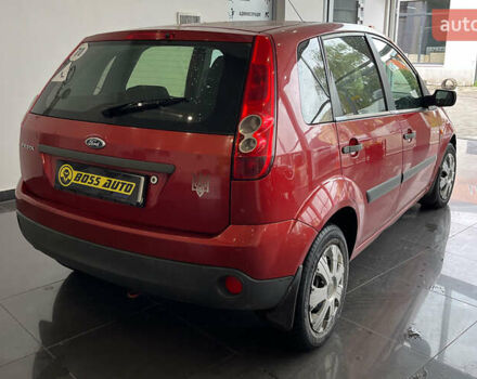 Червоний Форд Фієста, об'ємом двигуна 1.24 л та пробігом 164 тис. км за 4150 $, фото 6 на Automoto.ua