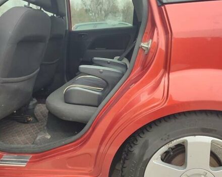 Красный Форд Фиеста, объемом двигателя 1.4 л и пробегом 170 тыс. км за 4100 $, фото 5 на Automoto.ua