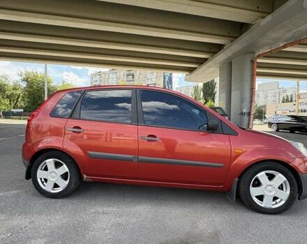 Червоний Форд Фієста, об'ємом двигуна 1.39 л та пробігом 200 тис. км за 4300 $, фото 7 на Automoto.ua