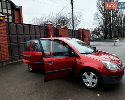 Червоний Форд Фієста, об'ємом двигуна 1.4 л та пробігом 130 тис. км за 4300 $, фото 5 на Automoto.ua